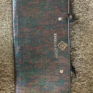 Kendra Scott travel case